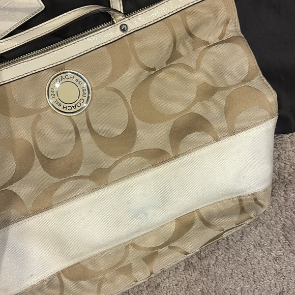 Coach purse with dust bag. - Picture 3 of 5